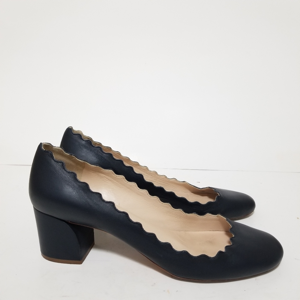 Chloe size 9 leather pumps